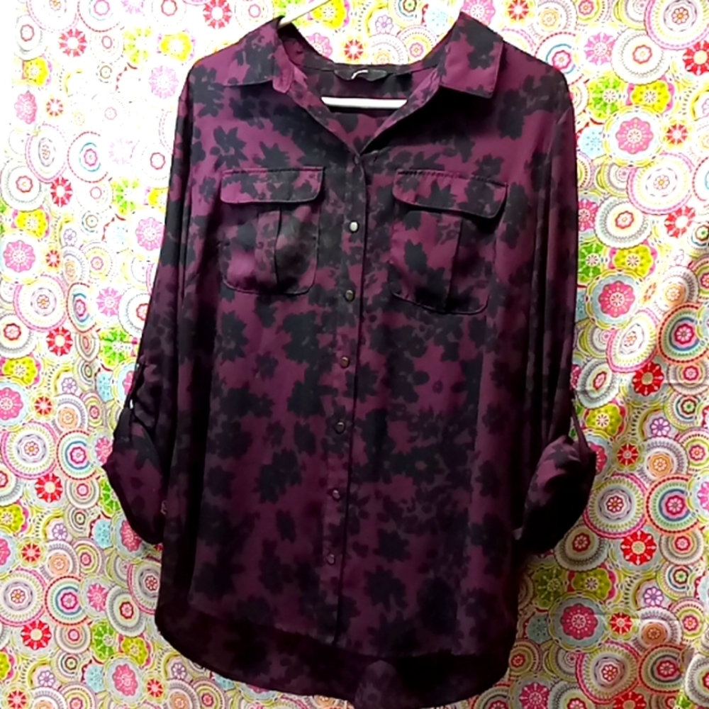 Womens GNW lightweight button up top, shirt, blouse, large